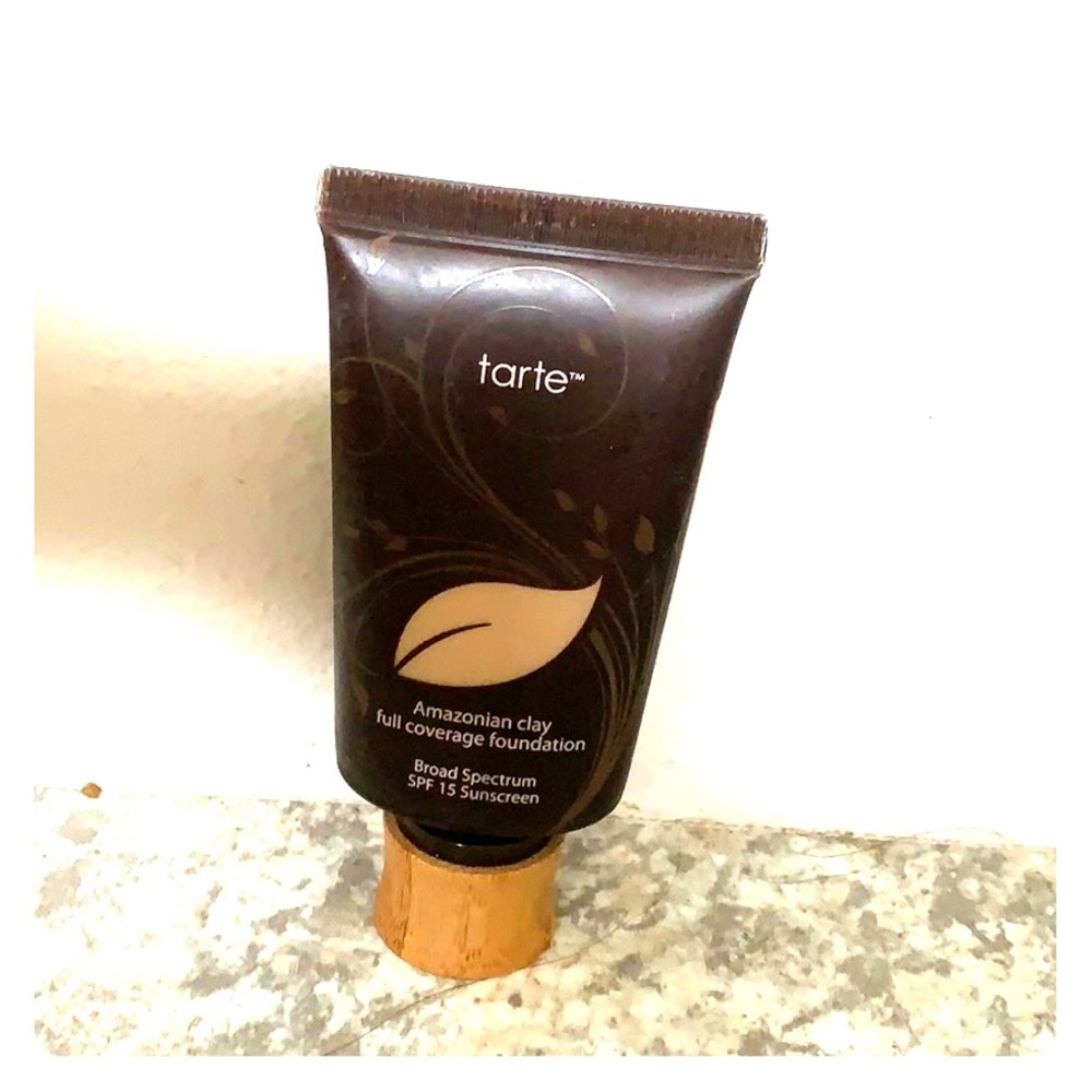 Tarte Amazonian clay light medium